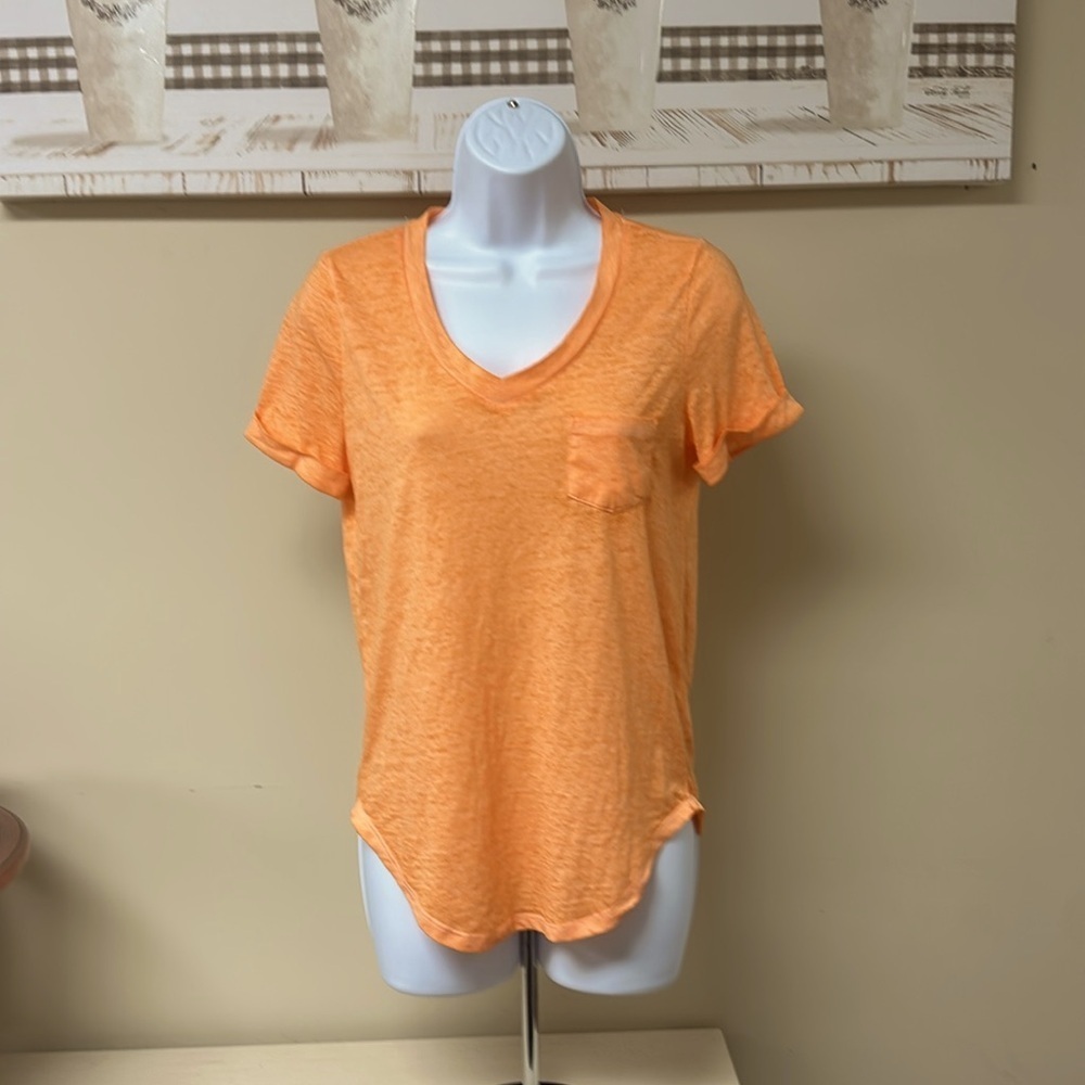 NWOT  No Boundaries XS Yoga Pocket Tee